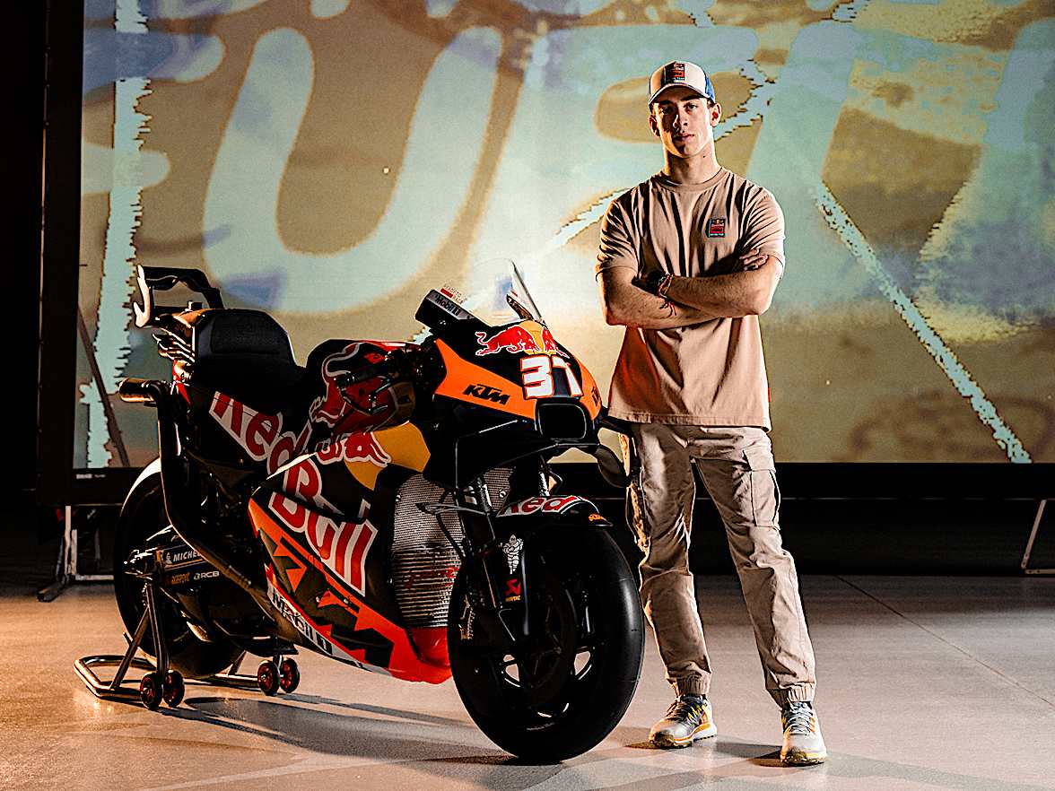 Official Red Bull Online Shop | Be Part of the Action